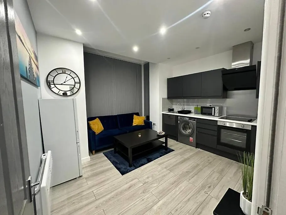 Luxurious 2 Bedroom Flat Beeston Hill