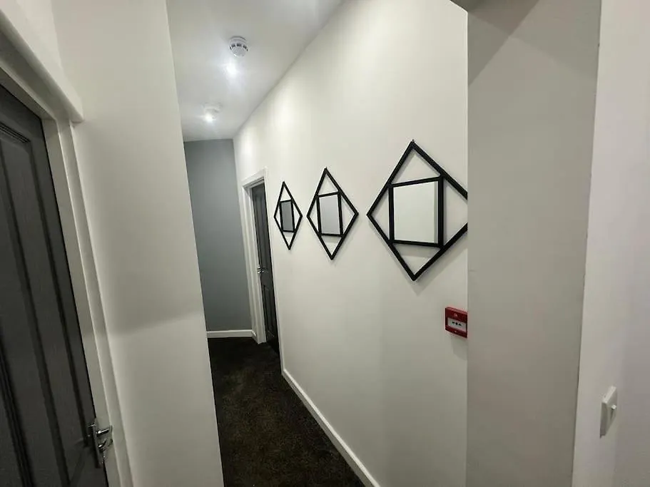 Luxurious 2 Bedroom Flat Beeston Hill アパート