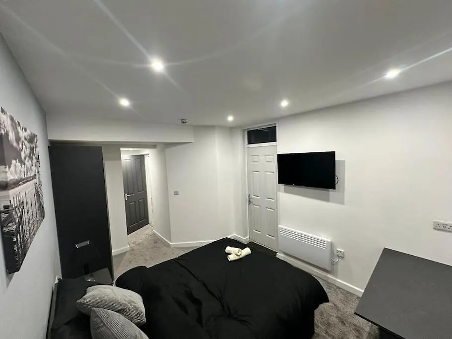 Luxurious 2 Bedroom Flat Beeston Hill